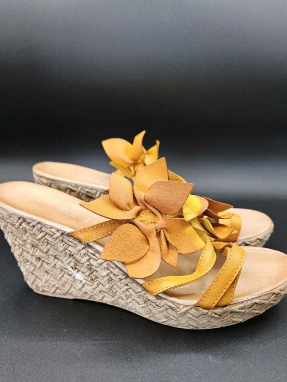 Federica Lorenzi Vera Pelle Made In Italy Wedges W/ Folded Leather Floral Accent